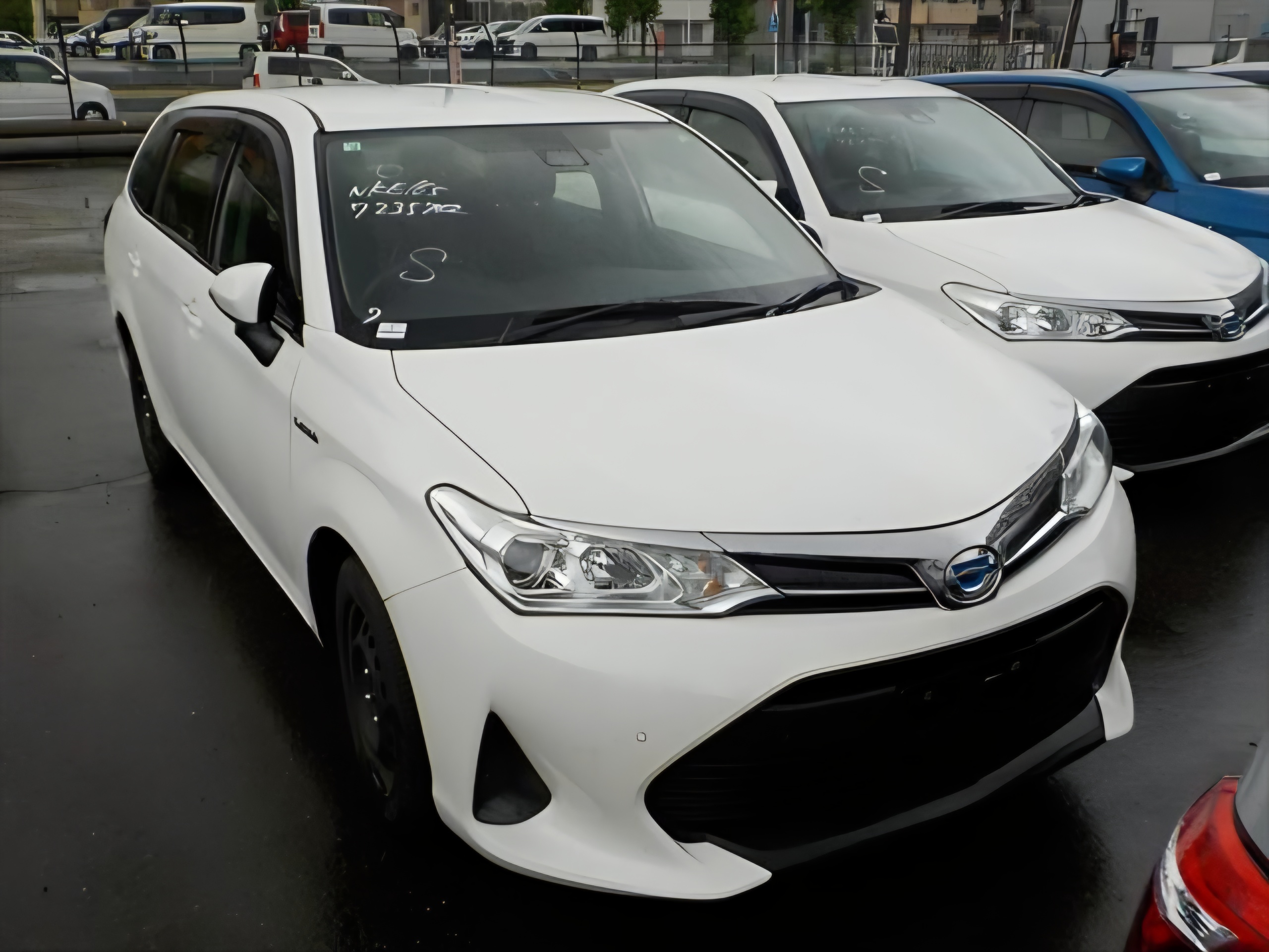 Toyota Fielder 